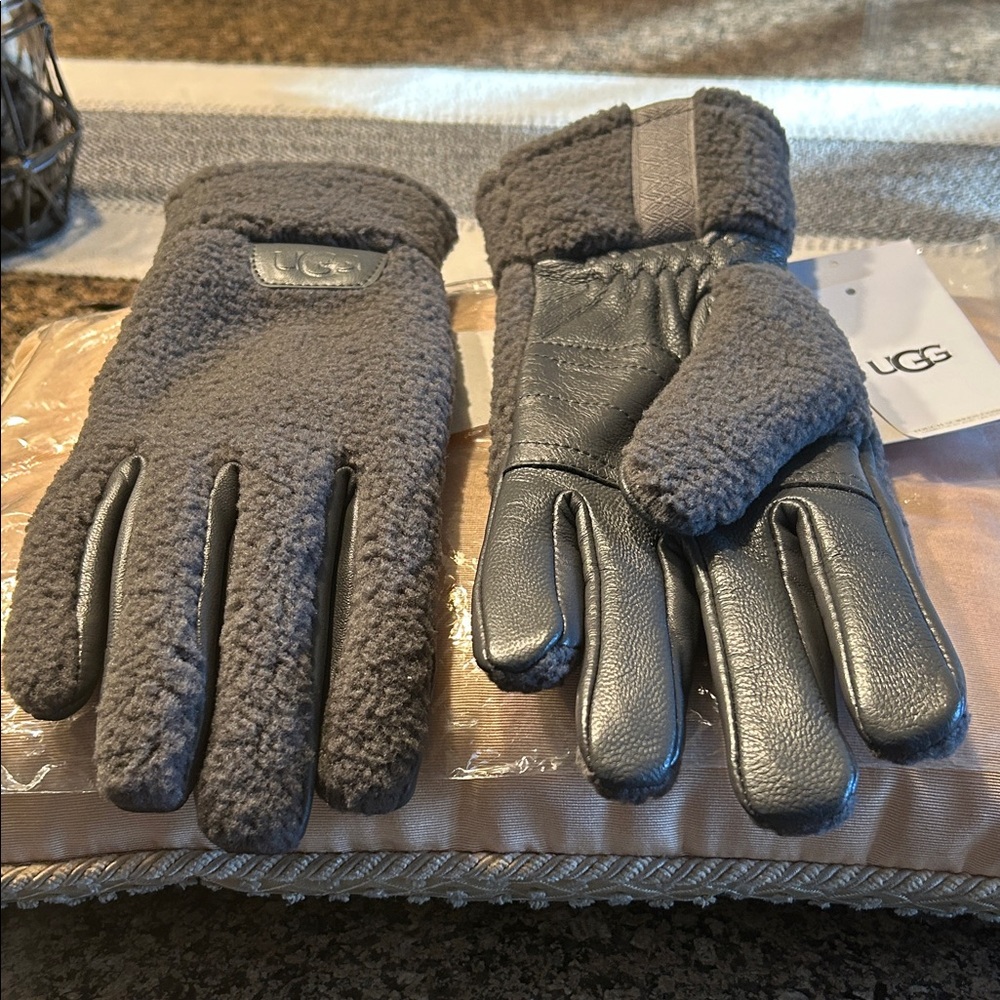 UGG Women's Grey Faux Shearling and Leather Gloves